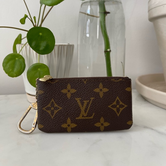 Louis Vuitton Handbags - Louis Vuitton Vintage Monogram keypouch
